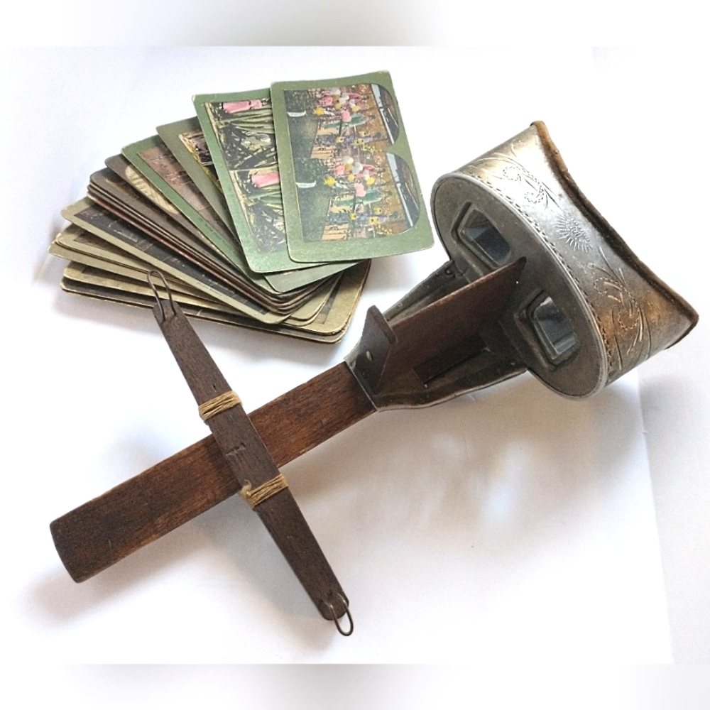 Stereoscope 1901 Antique Underwood and Underwood, with 17 Photo Cards